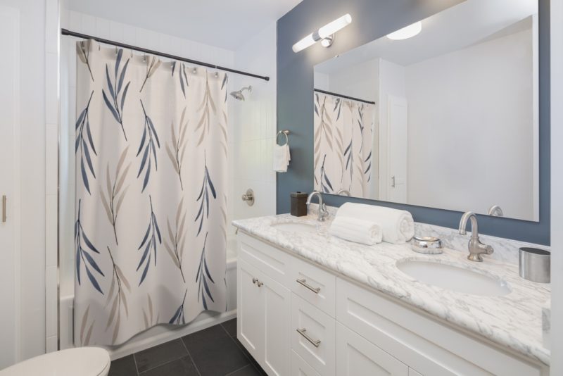 Leaf Pattern Shower Curtains - Image 2