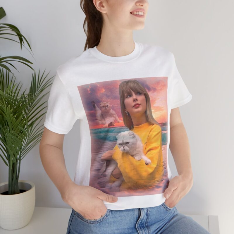 Taylor and Olivia  Retro Portrait Unisex Jersey Short Sleeve Tee. Taylor and Olivia 80s style Vintage Photo Tee. - Image 7